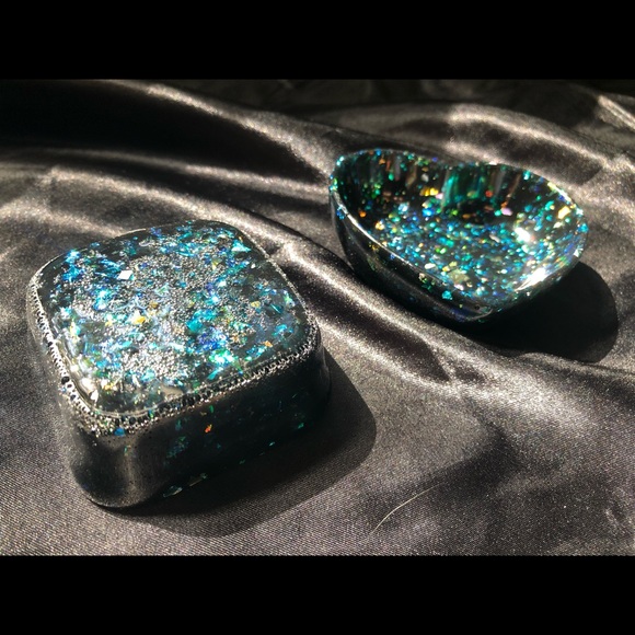Black & Rainbow Glitter Heart Or Square Ring Dish - Picture 7 of 17